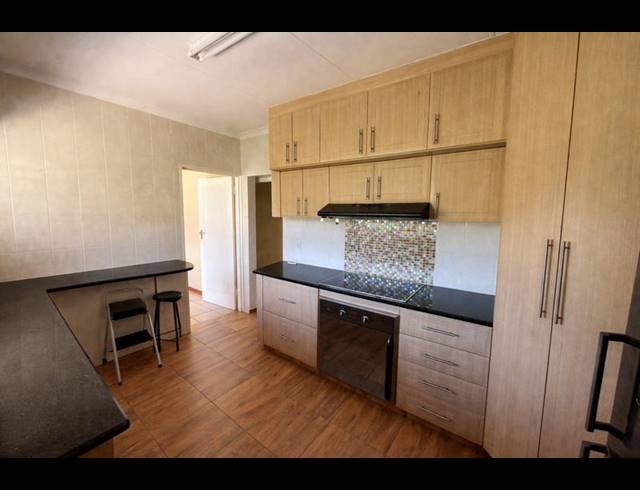 3 BEDROOM HOUSE FOR SALE IN LINCOLN MEADE